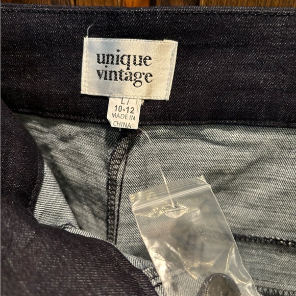 Unique Vintage Jeans - Picture 7 of 11